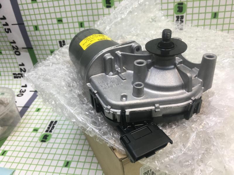 Моторчик стеклоочистителя передний Kia Spotrage