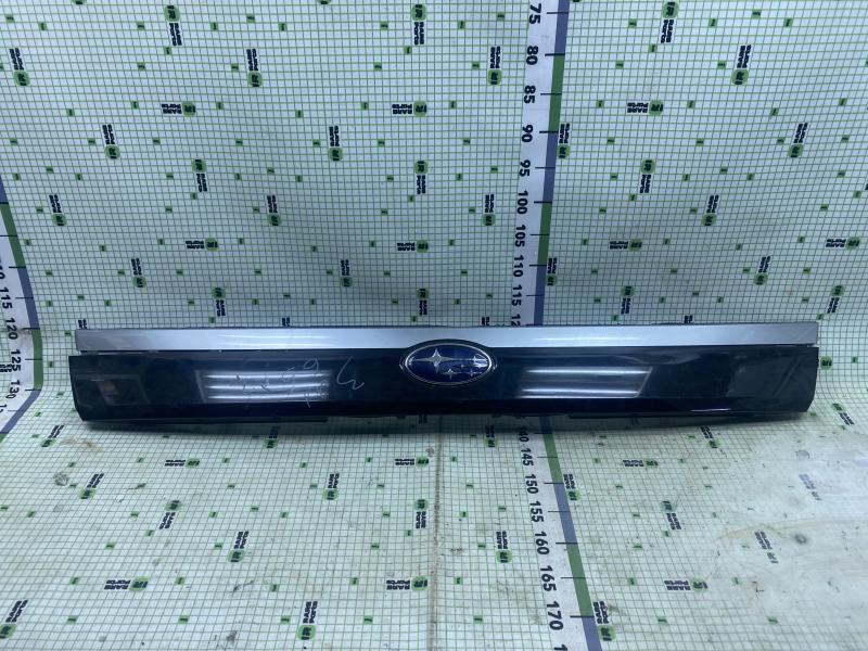 Накладка двери багажника Subaru