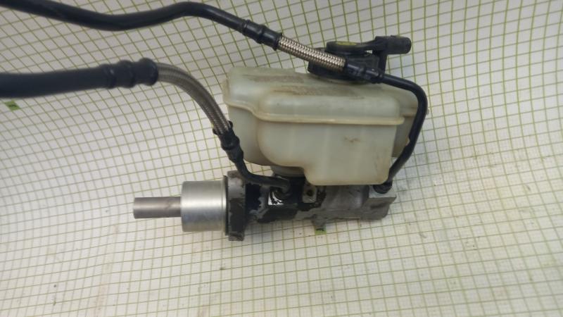 Цилиндр тормозной главный Skoda Octavia