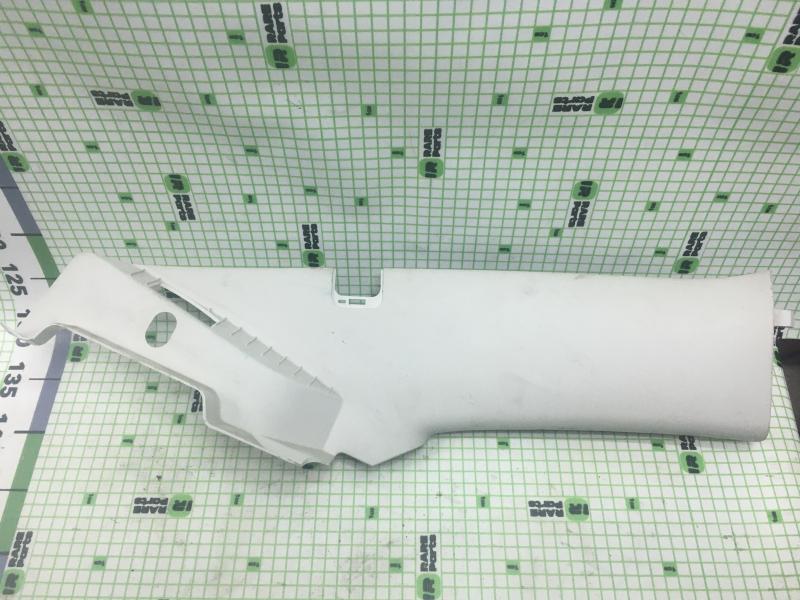 Обшивка задней левой стойки Ford Focus седан