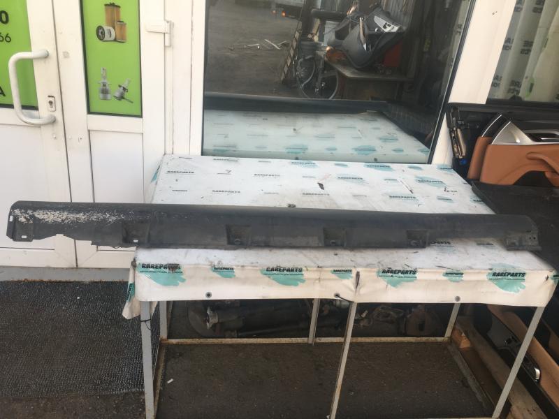 Накладка на порог (наружная) левая Ford Focus