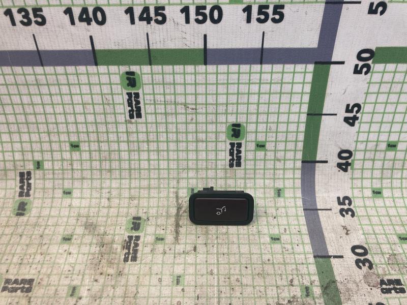 Кнопка закрывания багажника Mercedes-Benz Gl