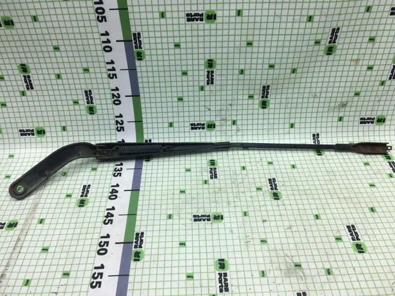 Поводок стеклоочистителя передний левый Sprinter