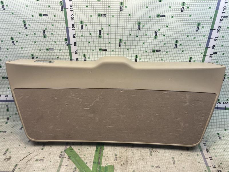 Обшивка двери багажника Mercedes-Benz Gl