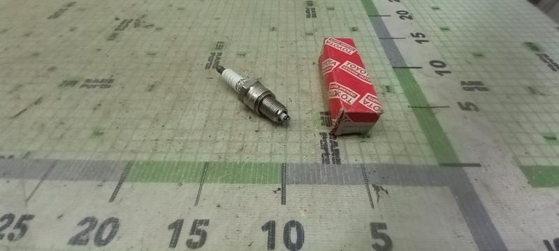 Свеча зажигания для Toyota (W16EXU)