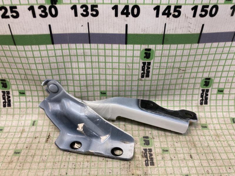 Петля капота правая Mazda CX-30