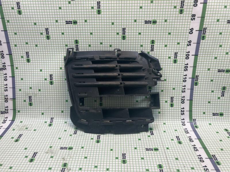 Накладка переднего бампера правая Range Rover