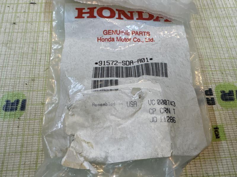 Крепеж молдинга крыши для Honda Accord