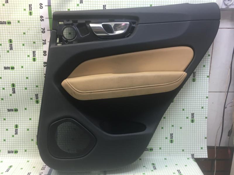 Обшивка двери задней правой Volvo Xc-60