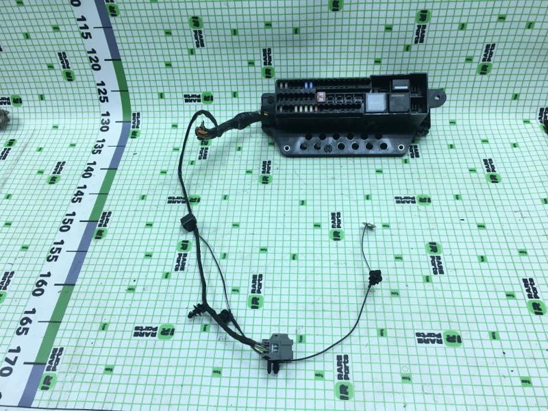 Блок предохранителей (в багажник) Ford Focus