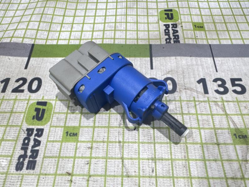 Датчик включения стопсигнала для Ford Focus