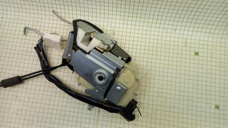 Замок передней правой двери LEXUS GS300