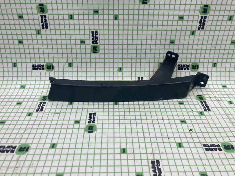 Заглушка переднего бампера правая Range Rover