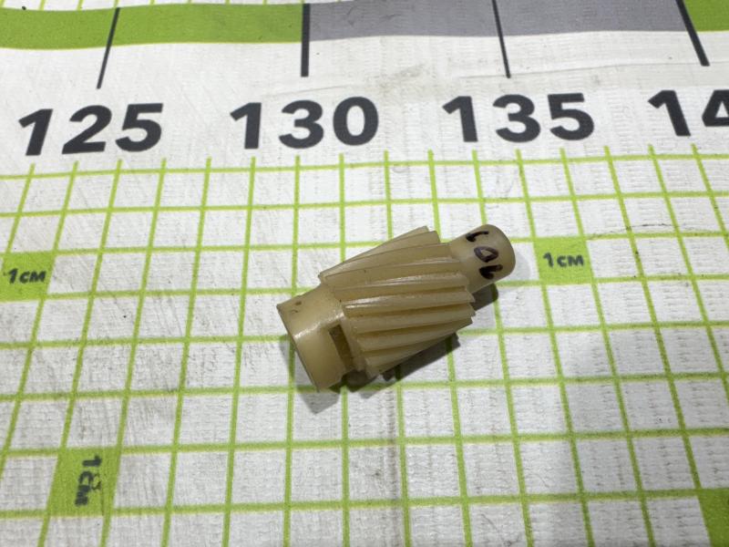 Шестеренка привода спидометра для Audi 80