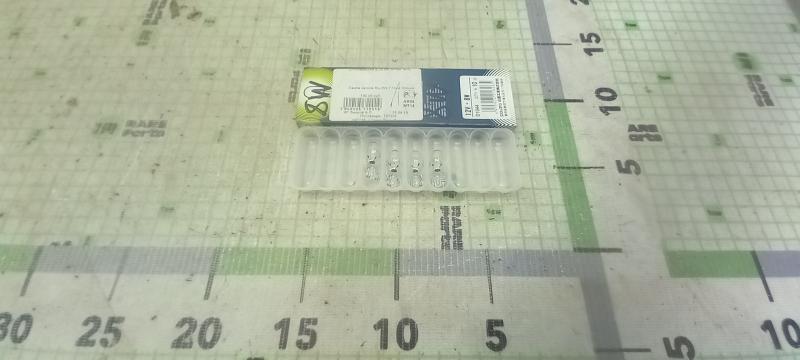 Лампа автомобильная W5W 8V 12V