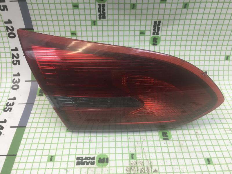 Фонарь внутренний задний левый Ford Focus седан