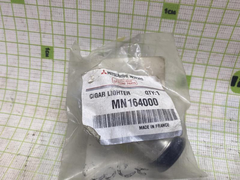 Гнездо прикуривателя для Mitsubishi Colt