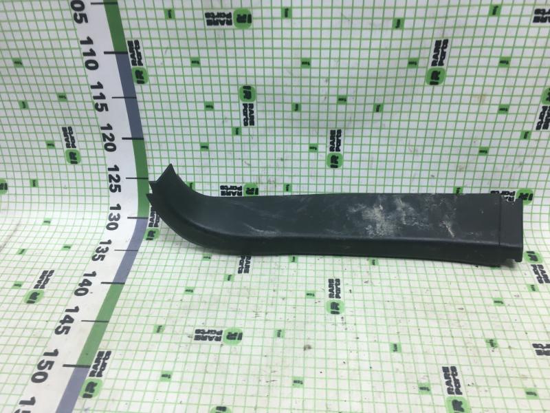 Обшивка 5 двери крышки багажника верхняя правая