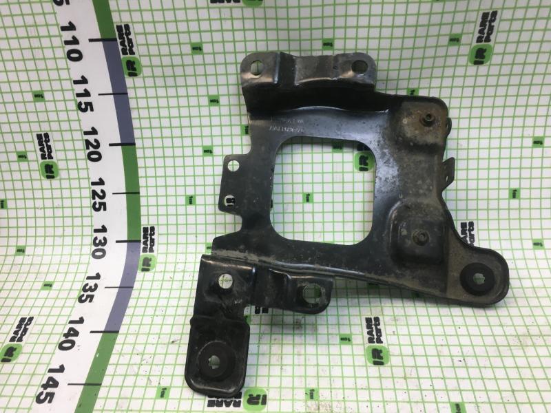 Крепление площадки аккумулятора Ford Focus