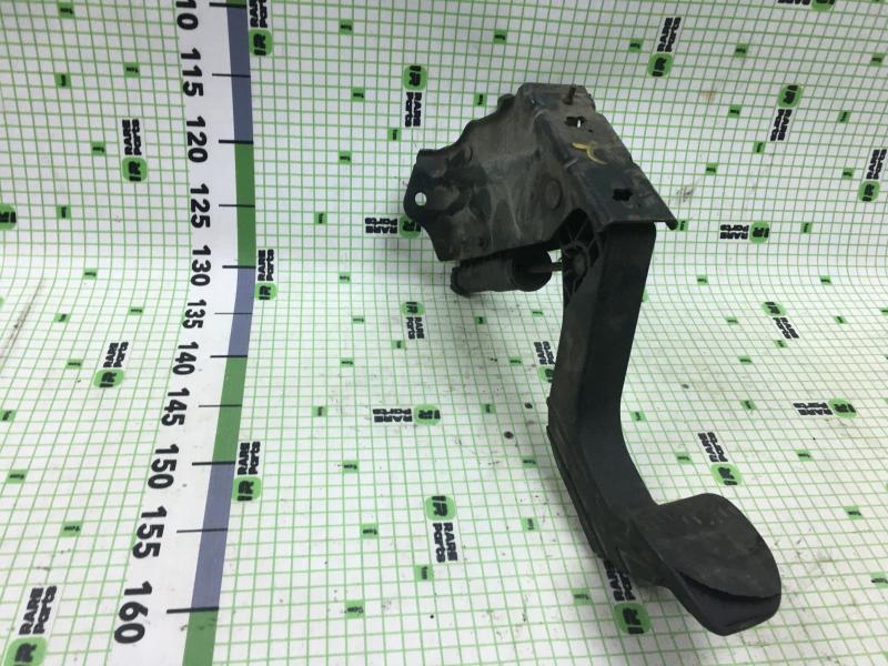 Педаль сцепления (в сборе с цилиндром)MercedesBenz