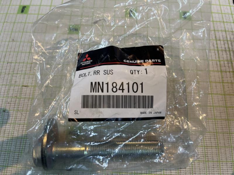 Болт развала задних колес Mitsubishi ASX