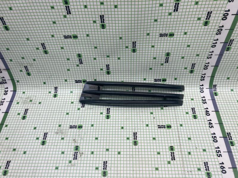 Решётка переднего бампера левая Range Rover Vogue