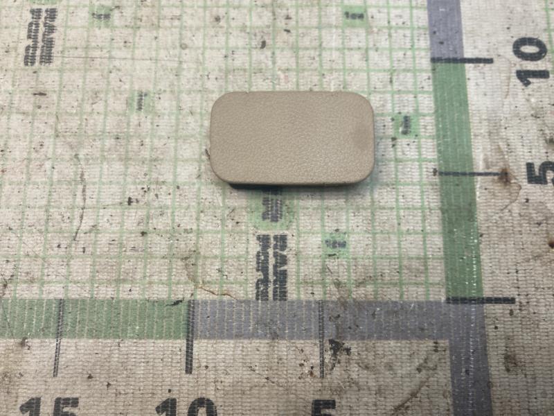 Заглушка обшивки двери багажника Mercedes-Benz Gl