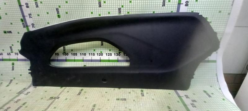 Облицовка боковая тоннеля центральной консоли