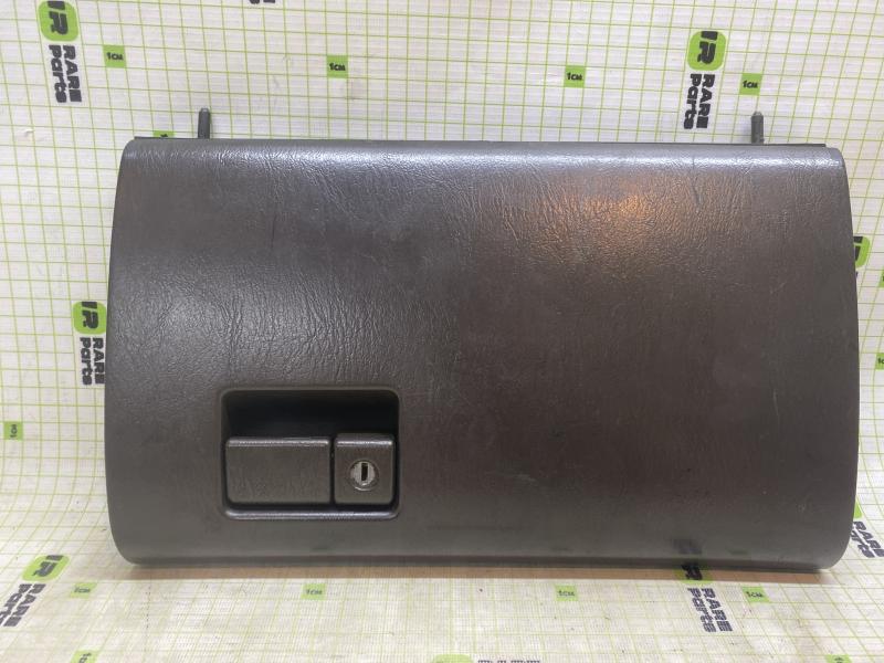 Крышка бардачка для Toyota Mark II