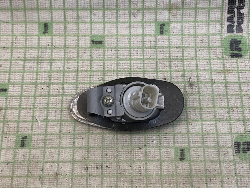 Повторитель на крыло белый для Mitsubishi