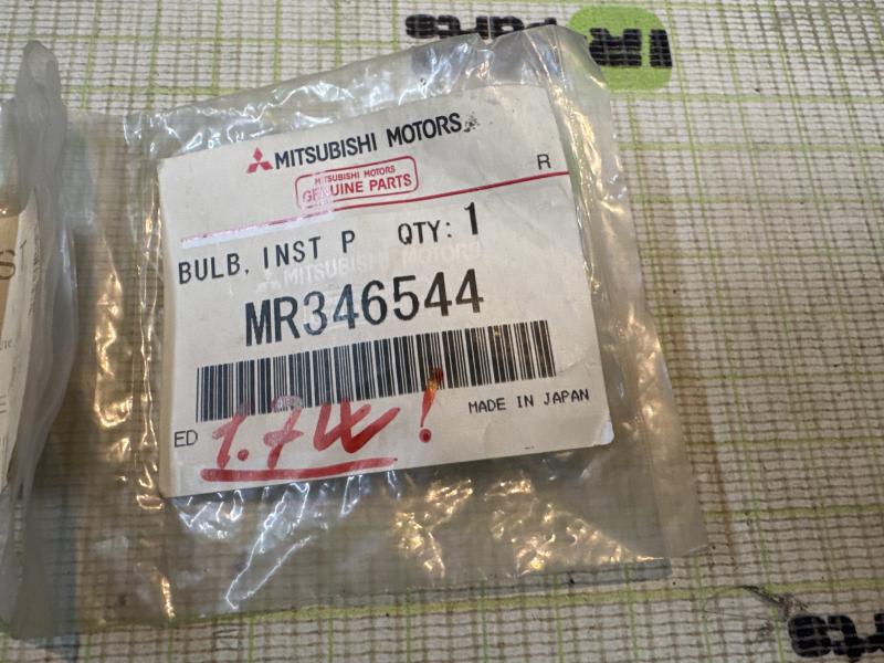 Лампочка приборной панели для Mitsubishi