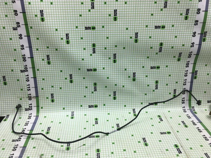 Трубка системы охлаждения расширительного бачка