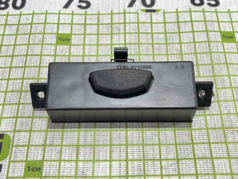 Защелка бардачка для ГАЗ-3302