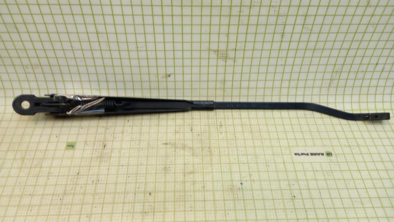 Поводок стеклоочистителя Renault Laguna