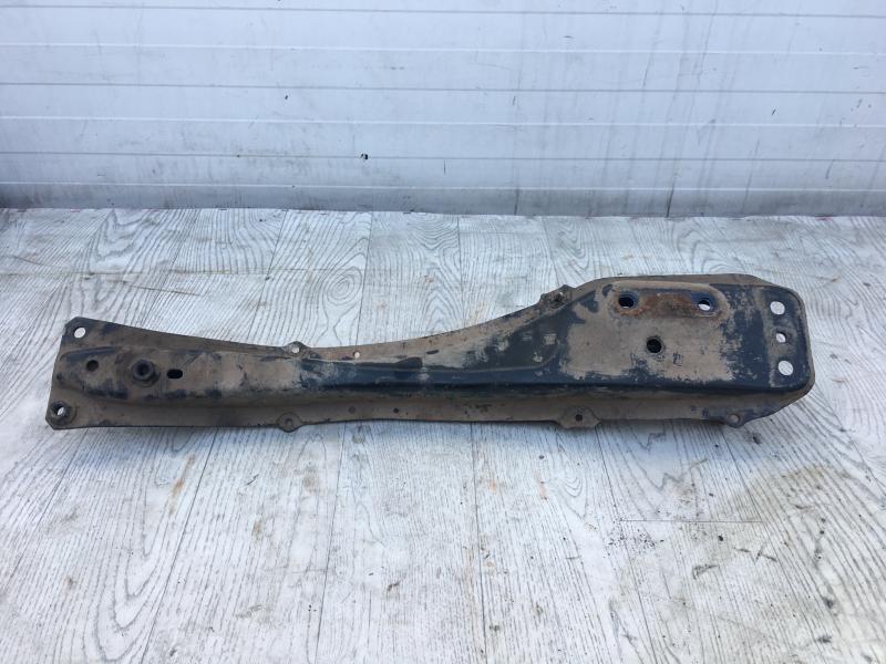 Балка КПП передняя продольная Toyota Avensis