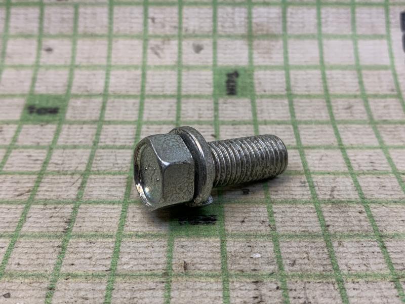 Болт крепления для Mitsubishi L300