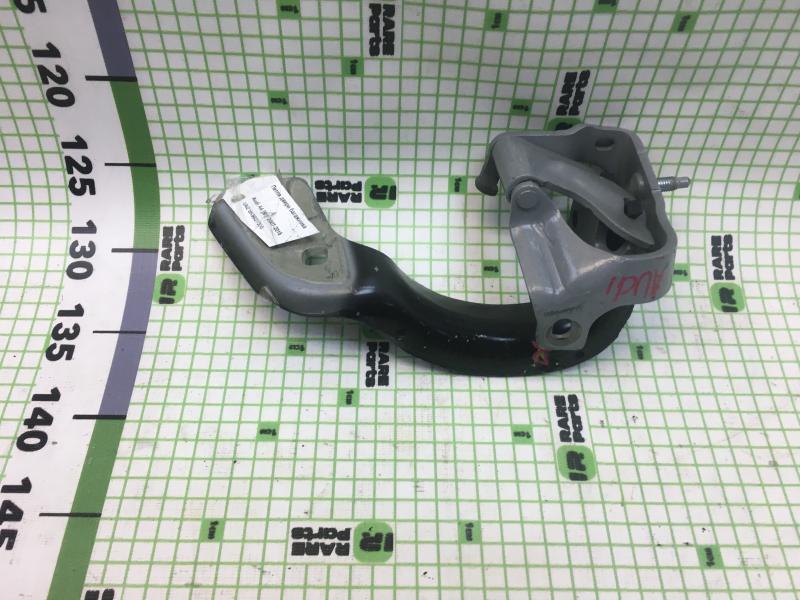 Петля багажника правая Audi A-4