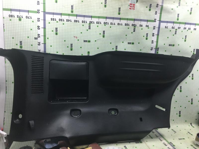 Обшивка багажника правая Great Wall Hover