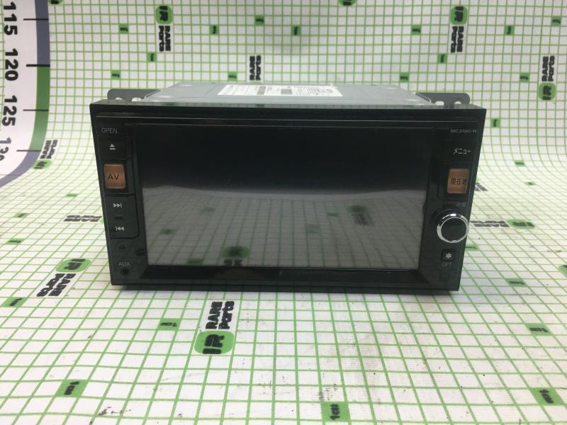 Автомобильное головное устройство Clarion