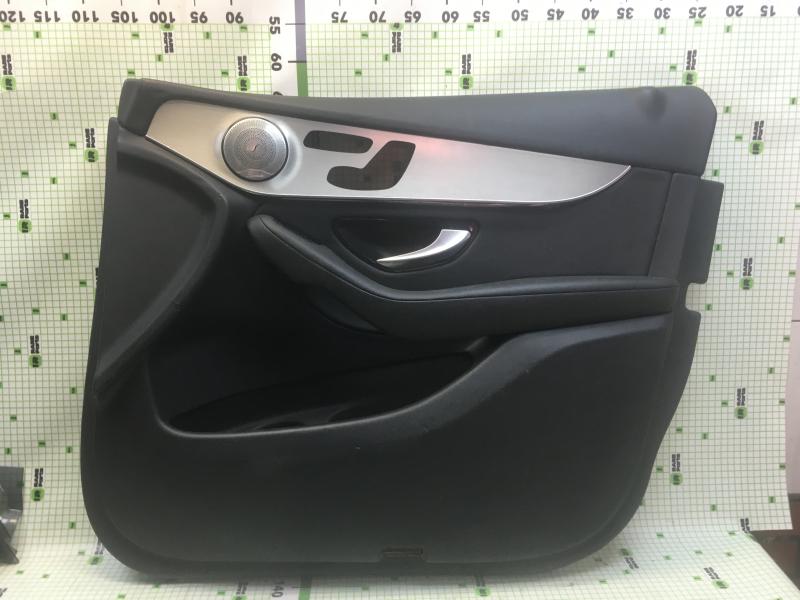 Обшивка двери передняя правая Mercedes-Benz Glc