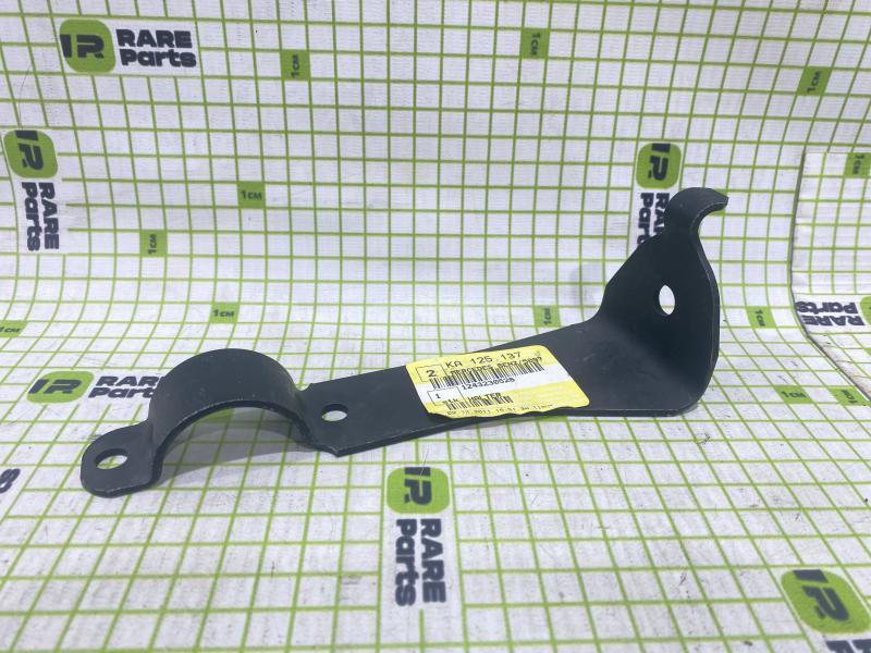 Скоба стабилизатора справа Mercedes W124