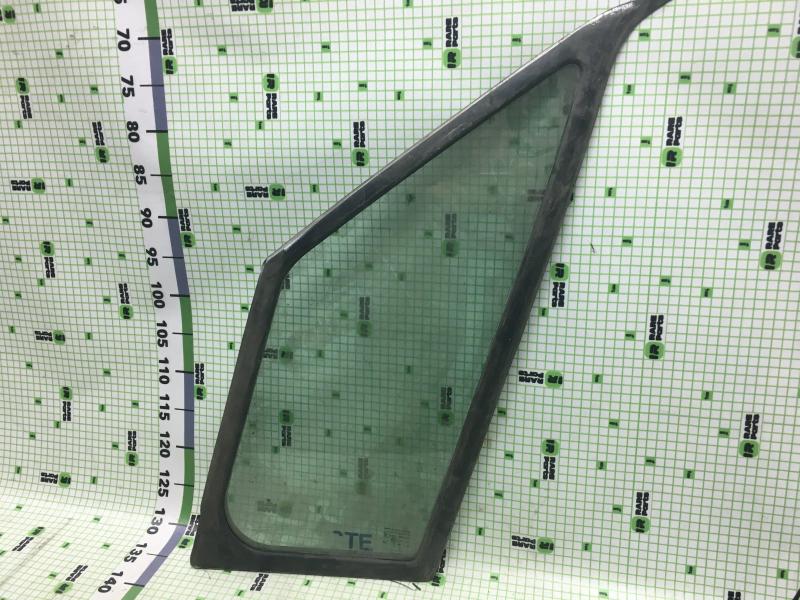 Стекло двери передней левой (форточка) Volkswagen