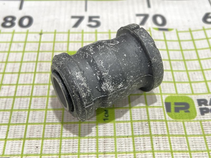 Сайлентблок переднего рычага задний для Toyota