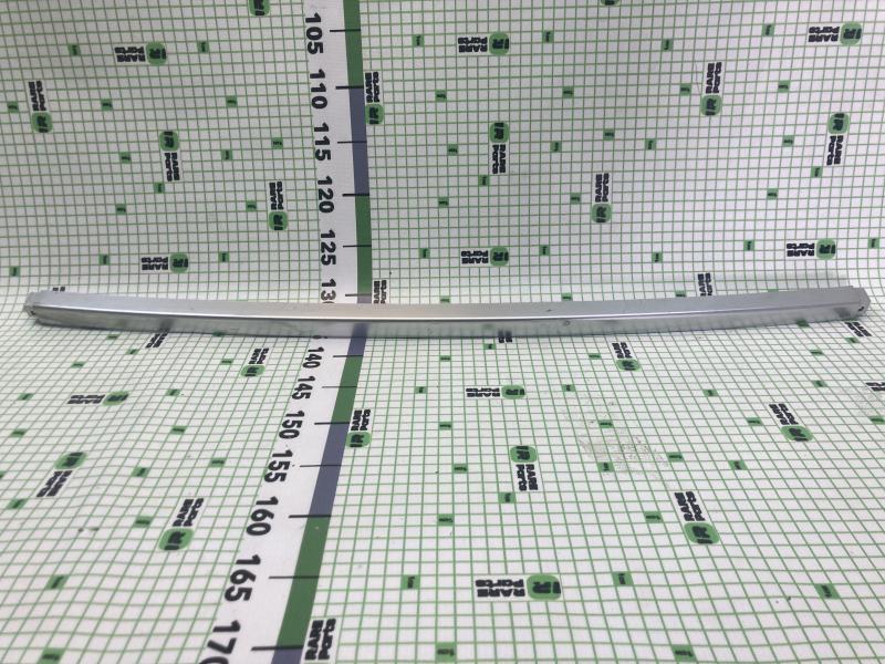 Молдинг переднего бампера центральный Land Rover