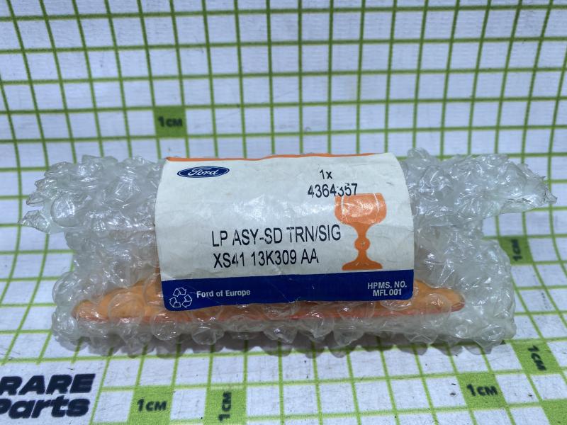 Повторитель на крыло желтый Ford Focus