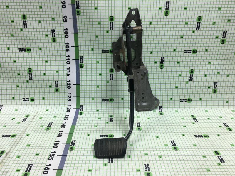 Педаль тормоза Ford Focus