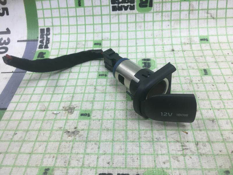 Гнездо (розетка) прикуривателя Hyundai-Kia