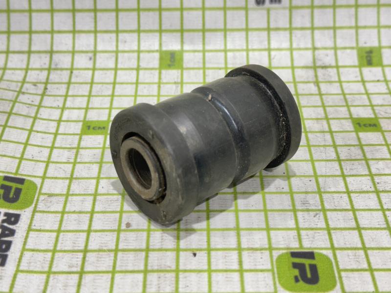 Сайлентблок передний рычага передний Toyota