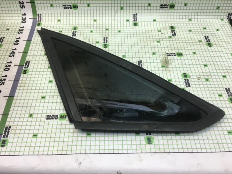 Стекло кузовное глухое левое заднее Ford Focus